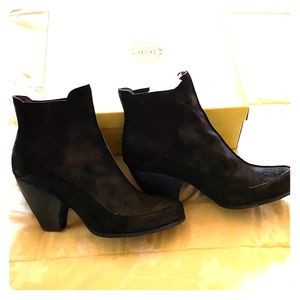 Max Studio booties